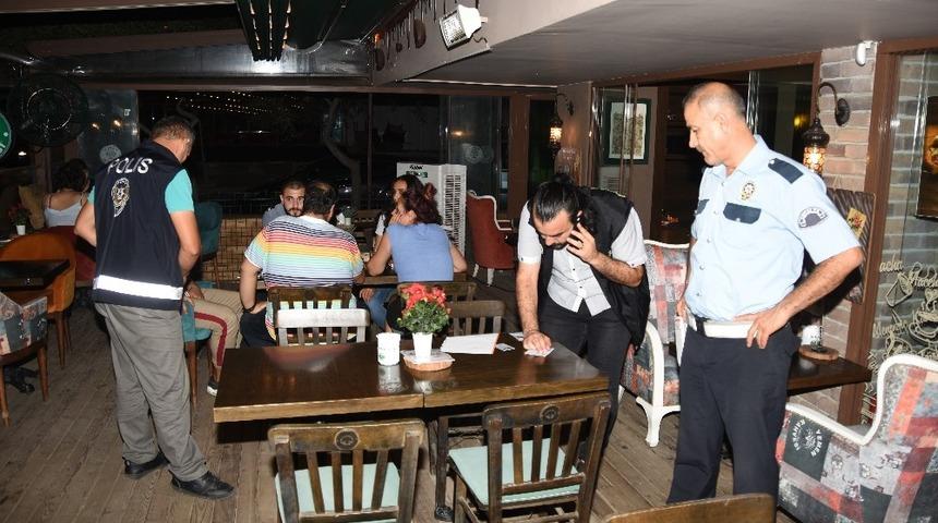 Antalya&rsquo;da 690 polisle okul &ccedil;evrelerinde denetim