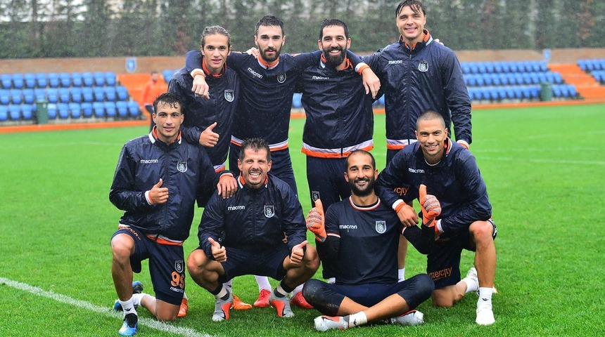 Başakşehir'de Arda Turan ve Emre Bel&ouml;zoğlu takımla &ccedil;alıştı