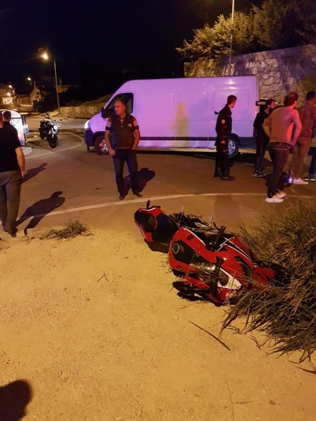 Kuşadası&rsquo;nda trafik kazası; 1 yaralı