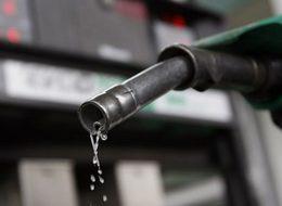 Benzine 17, motorine 16 kuruşluk zam pompadan döndü