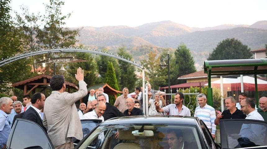 Milletvekil Fikri Işık ve Başkan &Uuml;z&uuml;lmez&rsquo;den Kartepe turu