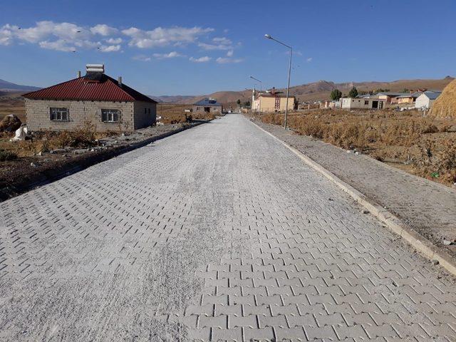 Çaldıran’da yol çalışması