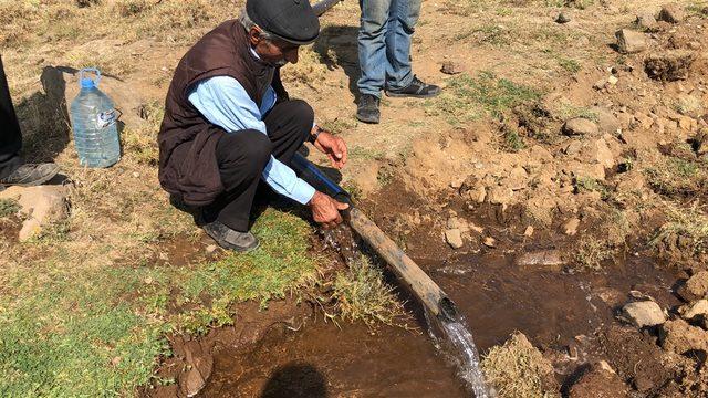 İş makinelerinin mazot depolarını boşalttılar 4