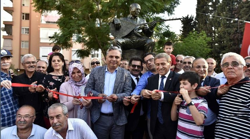 Neşet Ertaş heykeli a&ccedil;ıldı