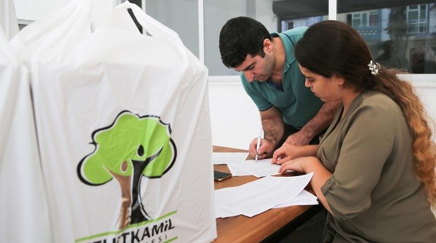 Şehitkamil glutensiz un yardımına devam ediyor