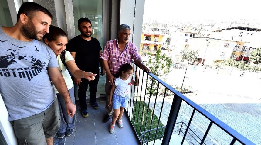 Uzundere&rsquo;deki kentsel d&ouml;n&uuml;ş&uuml;mde ilk konutlar teslim ediliyor