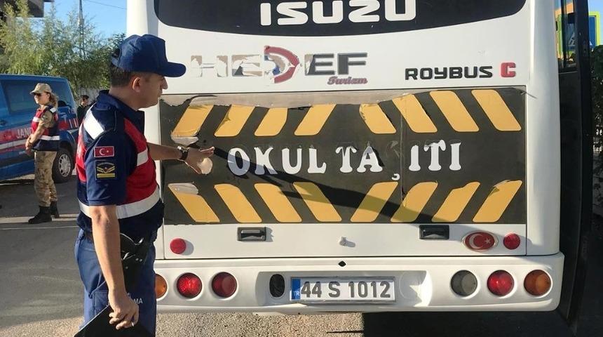 Yeşilyurt&rsquo;ta okul servislerine denetleme