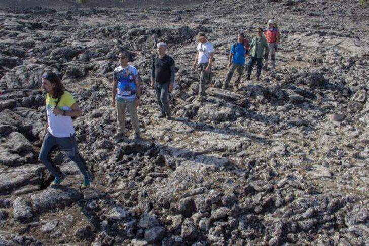 Doğa tutkunları lav yolunda yürüyor  G4