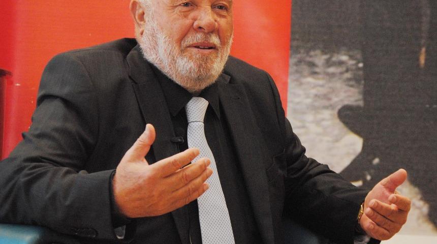 Musa Eroğlu: Neşet Ertaş gibi sanat&ccedil;ıların yarattığı değerler &uuml;lkenin 'n&uuml;fus kağıdı'