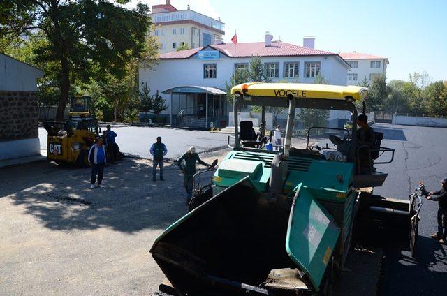 Palandöken Belediyesi okul bahçelerine el attı