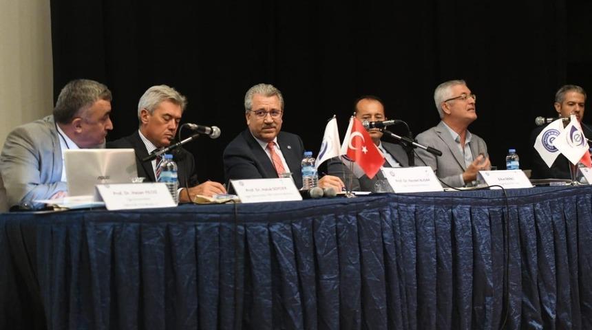 Rekt&ouml;r Budak: "End&uuml;stri 4.0 ile birlikte yeni meslekler ortaya &ccedil;ıkacak"