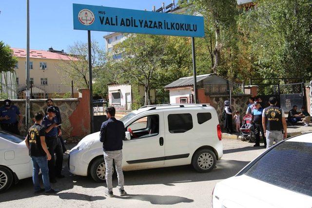 Muş’ta okul çevreleri ve servis araçları denetlendi