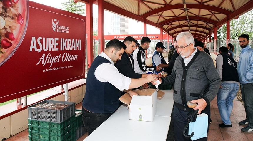 Esenler&rsquo;de 10 bin aşure ikramı