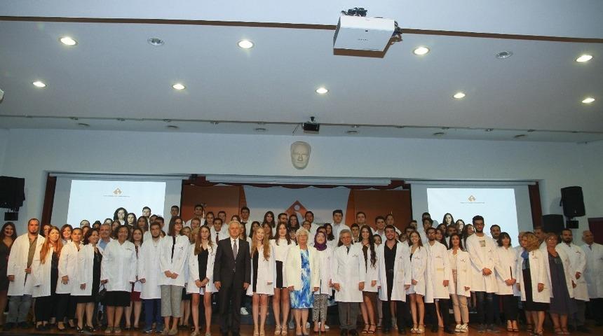 60 &ouml;ğrenci "Tıbbıyeli Yemini" etti, eğitime başladı