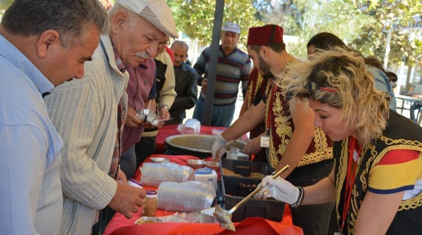 Torbalı&rsquo;da 10 bin kişiye aşure dağıtılacak