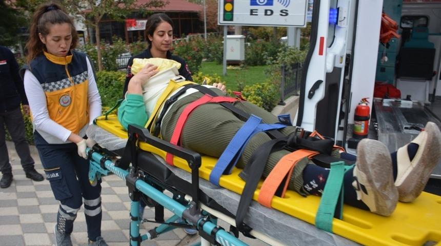 Otomobil yayaya çarptı: 1 yaralı