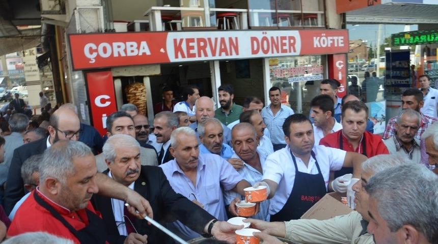 CHP&rsquo;den 5 bin kişiye aşure ikramı