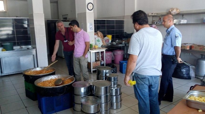 Yemek &uuml;retim tesislerine hijyen ve ruhsat operasyonu