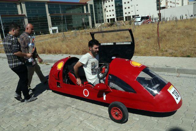 Bozok Üniversitesi'nde elektrikli araç gururu