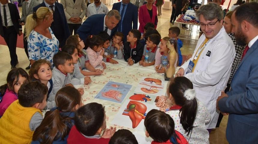 Öğrencilere bilimi sevdiren şenlik
