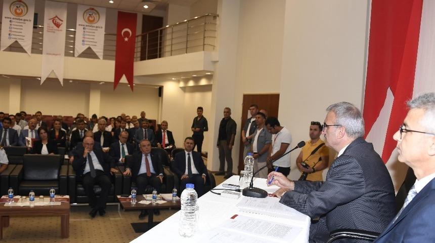 Antalya &ccedil;ocuklar i&ccedil;in d&uuml;ğmeye bastı