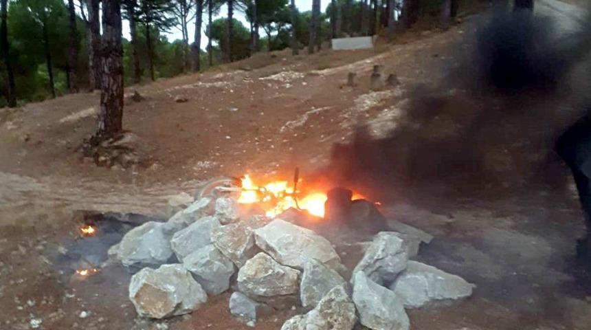 Motosiklet alev alev yandı