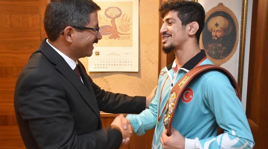 Başkan Çelik Dünya Şampiyonu Kerem’i ağırladı