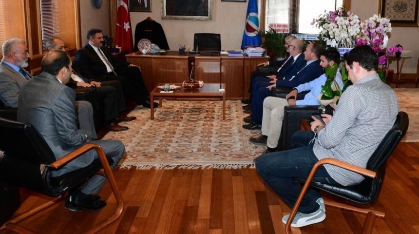 Eskişehir Milletvekili Sazak&rsquo;tan, Rekt&ouml;r Prof. Dr. &Ccedil;omaklı&rsquo;ya ziyaret