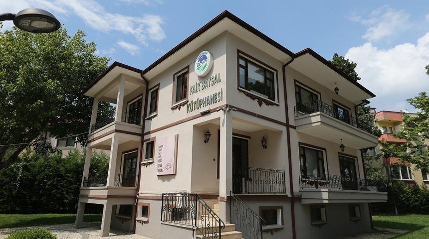 Faik Baysal K&uuml;t&uuml;phanesi 20 bini aşkın kitabıyla okurlara hizmet sunuyor