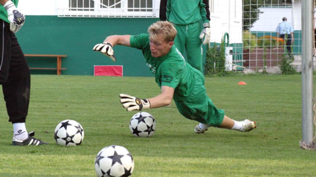 Fenerbah&ccedil;e'nin eski oyuncusu Serdar Kulbilge futbolu bıraktı