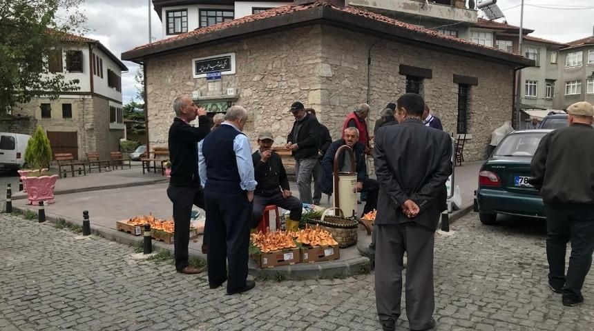 Kanlıca mantarında dudak u&ccedil;uklatan fiyat