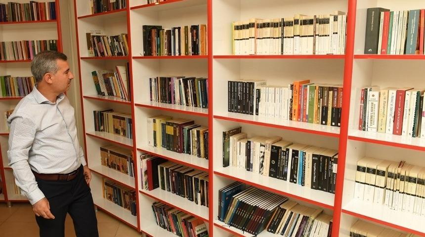 Başkan &Ccedil;ınar&rsquo;dan Fethi Gemuhluoğlu Bilgi Evine ziyaret