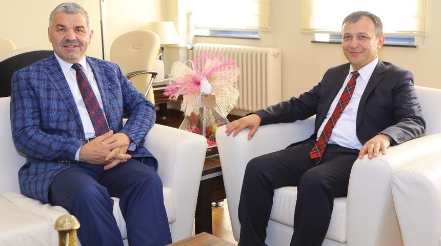 Başkan &Ccedil;elikER&Uuml; Rekt&ouml;r&uuml; &Ccedil;alış&rsquo;ı ziyaret etti