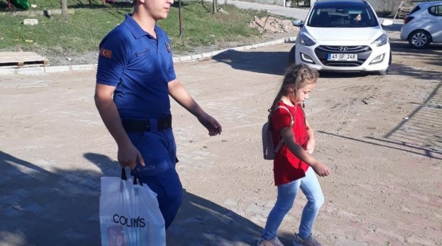 Jandarma ekipleri, okul b&ouml;lgelerinde su&ccedil;a g&ouml;z a&ccedil;tırmıyor