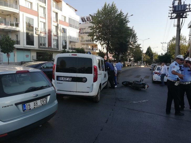 Aydın’da polis aracı ile motosiklet çarpıştı; 1 yaralı G2