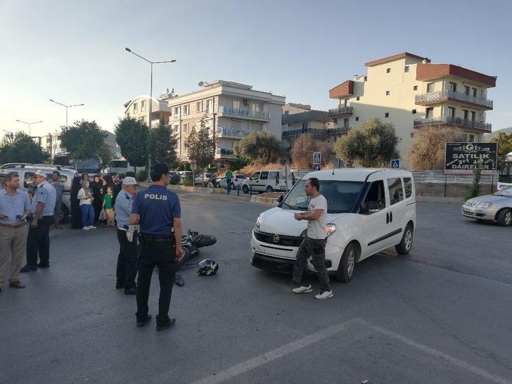 Aydın’da polis aracı ile motosiklet çarpıştı; 1 yaralı G5