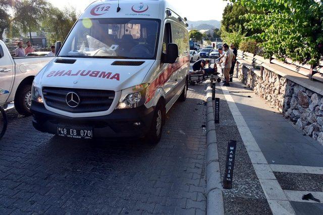 Motosiklet sürücüsünün hayatını kaskı kurtardı