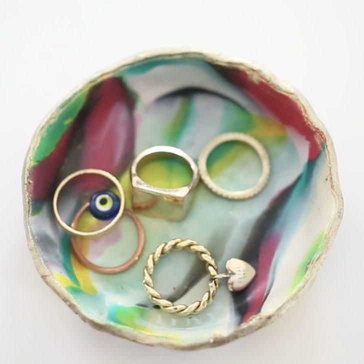 Evdeki Fırında Pişirerek Yapabileceğiniz Ebru Desenli Kase