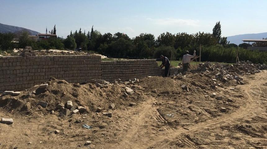 Arslanlı kapalı pazar yerinin yapımına başlandı