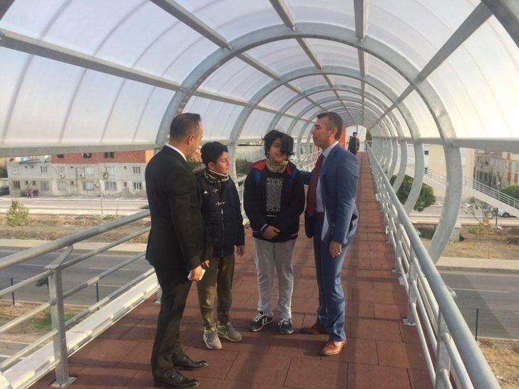 Öğrencilerden Kaymakam Sırmalı’ya üstgeçit teşekkürü G3