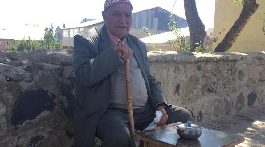 Emekli maaşını kaybetti,bulanlardan getirmesini istedi