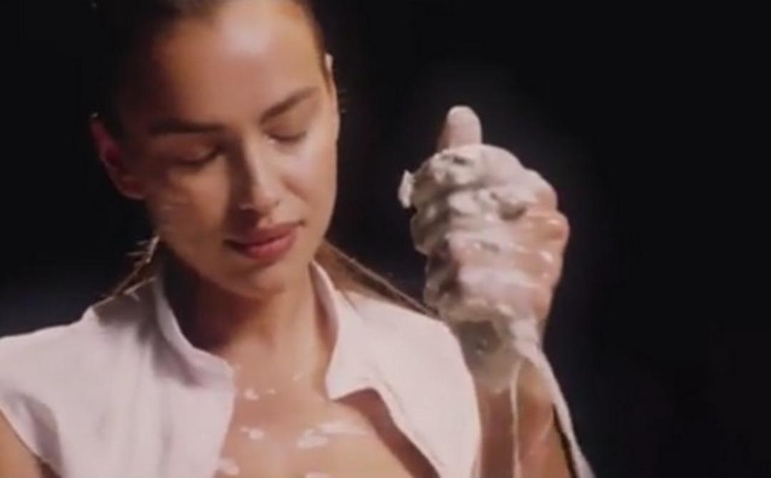 Hamile Irina Shayk'tan 'Ghost' filmi esintili seksi klip 