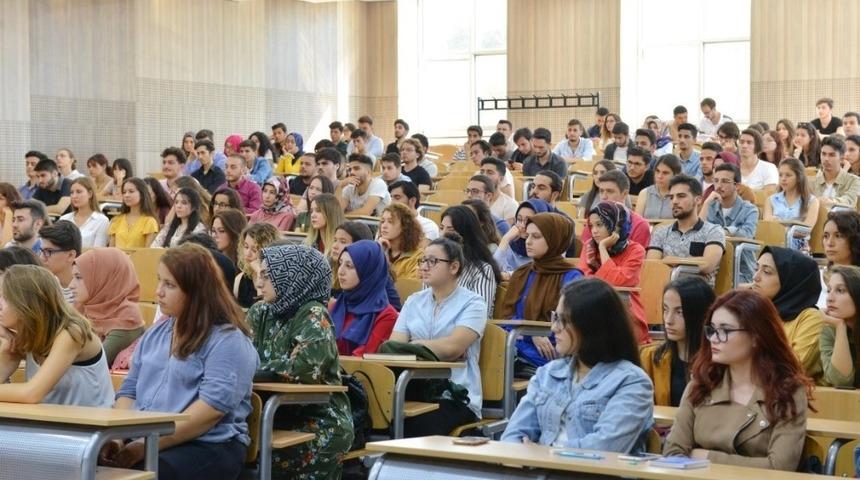 Yeni eğitim-&ouml;ğretim yılında SA&Uuml;&rsquo;ye 10 bin 557 yeni &ouml;ğrenci katıldı