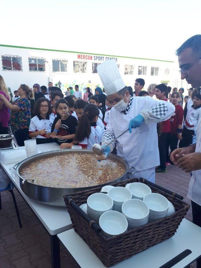 Mercan Kolejinde aşure etkinliği