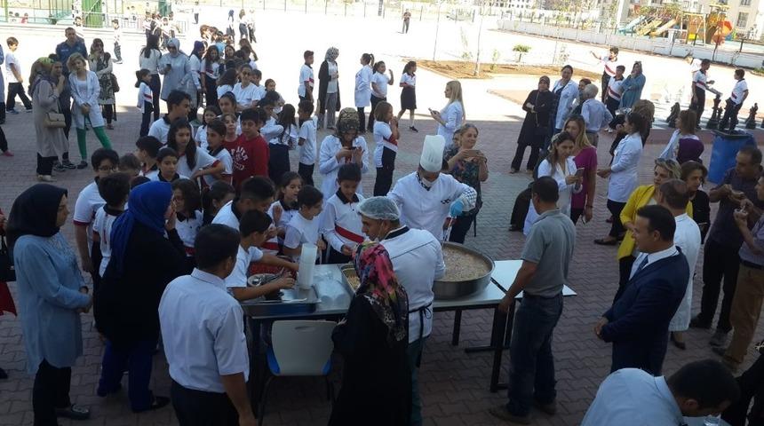 Mercan Kolejinde aşure etkinliği