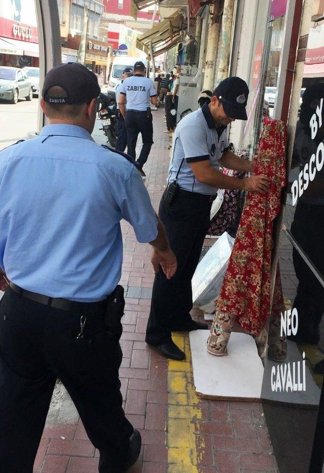 Tarsus’ta kaldırım işgaline izin yok