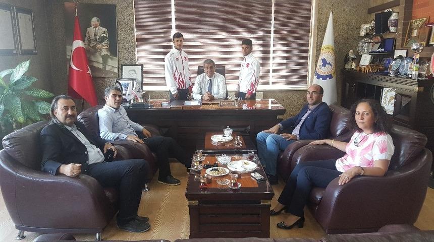 Başarılı sporculardan TATSO&rsquo;ya ziyaret