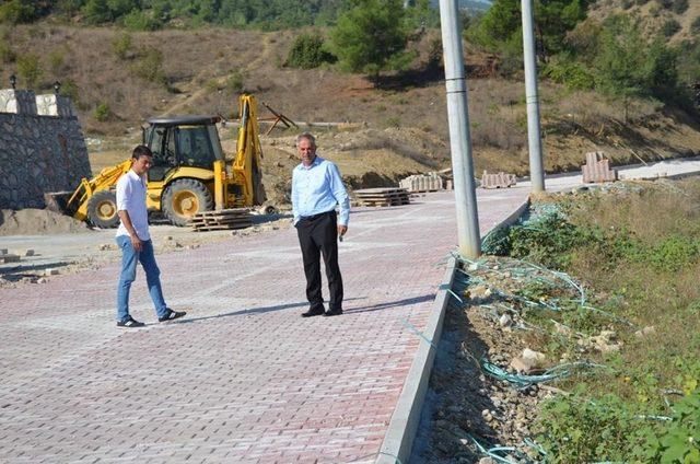 Bayırköy’de parke taşı döşeme işlemleri devam ediyor