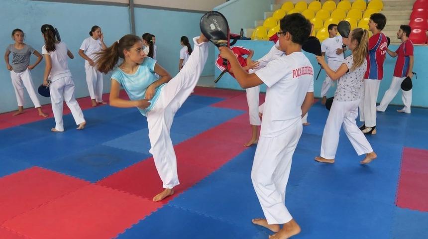 Fo&ccedil;a Belediyespor Spor Okulları&rsquo;nda yeni d&ouml;nem