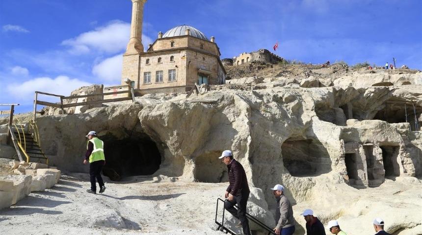 Se&ccedil;en, &ldquo;D&uuml;nyanın en b&uuml;y&uuml;k yer altı şehri Kapadokya&rsquo;ya b&uuml;y&uuml;k katkı sağlayacak&rdquo;